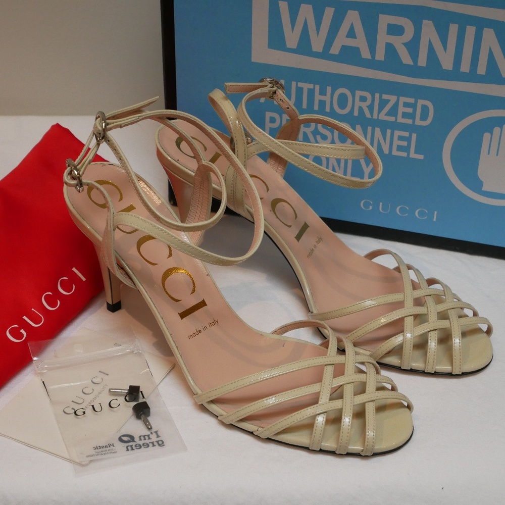 NWT Gucci Draconia Kitten T-Strap Sandal